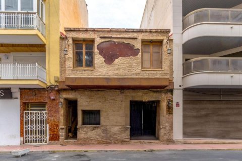 Liikekiinteistö Torrevieja, Alicante, Espanja 263 m2 No. 112942