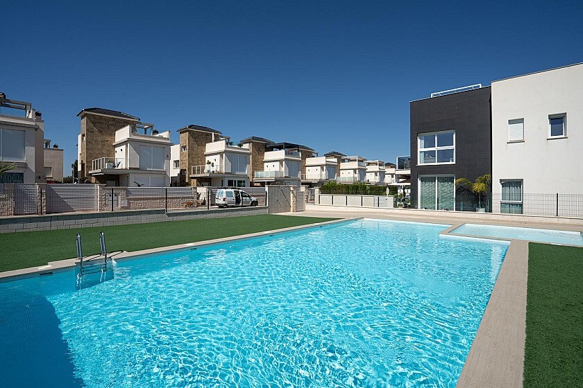 Bungalow in Torrevieja, Alicante, Spain 3 bedrooms, 81 sq.m. No. 103373