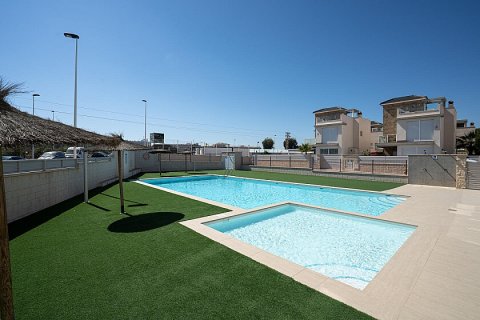 Bungalow in Torrevieja, Alicante, Spain 3 bedrooms, 81 sq.m. No. 103373