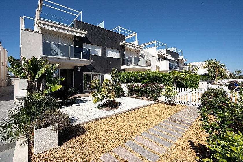 Bungalow in Torrevieja, Alicante, Spain 3 bedrooms, 81 sq.m. No. 103373