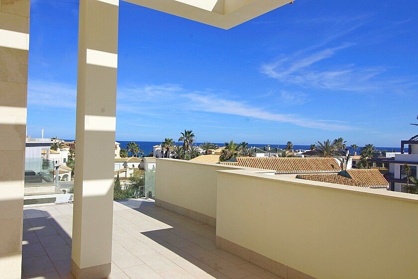 Villa a La Zenia, Alicante, Spagna 5 camere da letto, 306 mq. N° 103370