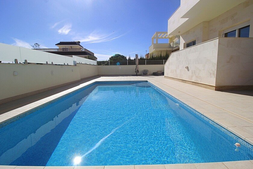 Villa a La Zenia, Alicante, Spagna 5 camere da letto, 306 mq. N° 103370