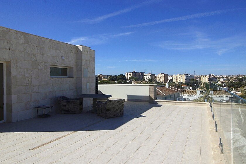 Villa a La Zenia, Alicante, Spagna 5 camere da letto, 306 mq. N° 103370
