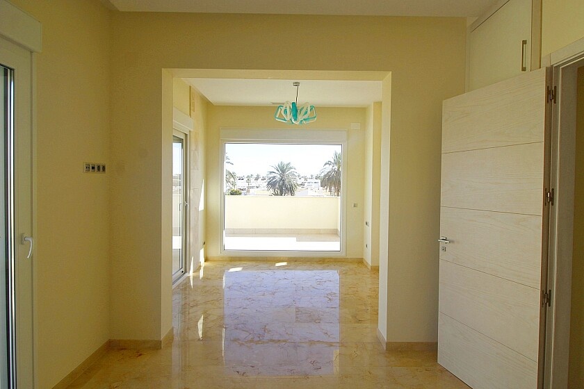 Villa a La Zenia, Alicante, Spagna 5 camere da letto, 306 mq. N° 103370