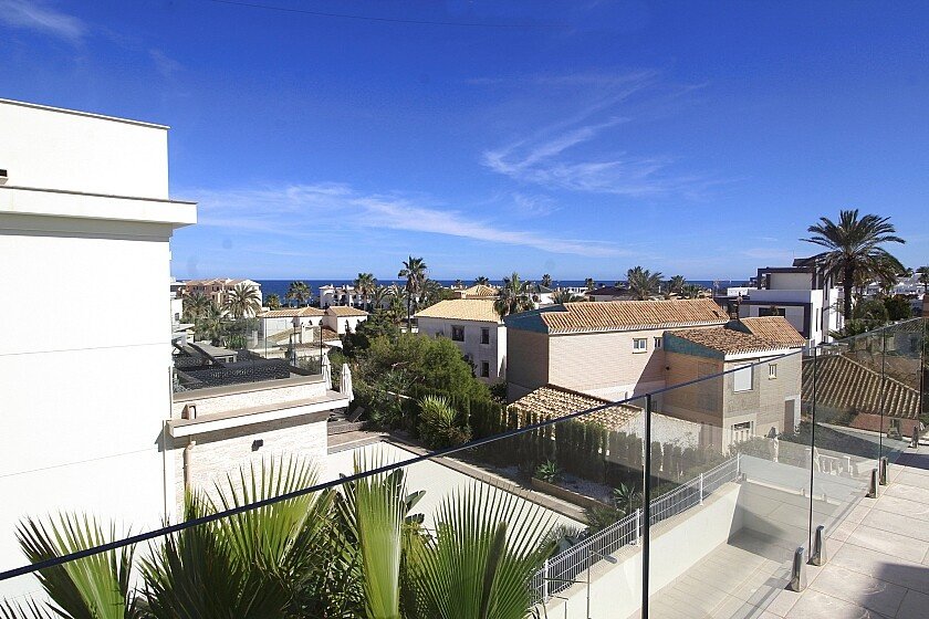 Villa a La Zenia, Alicante, Spagna 5 camere da letto, 306 mq. N° 103370