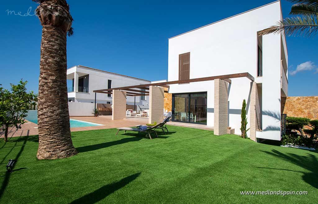 Villa in Campoamor, Alicante, Spain 4 bedrooms, 196 sq.m. No. 9384