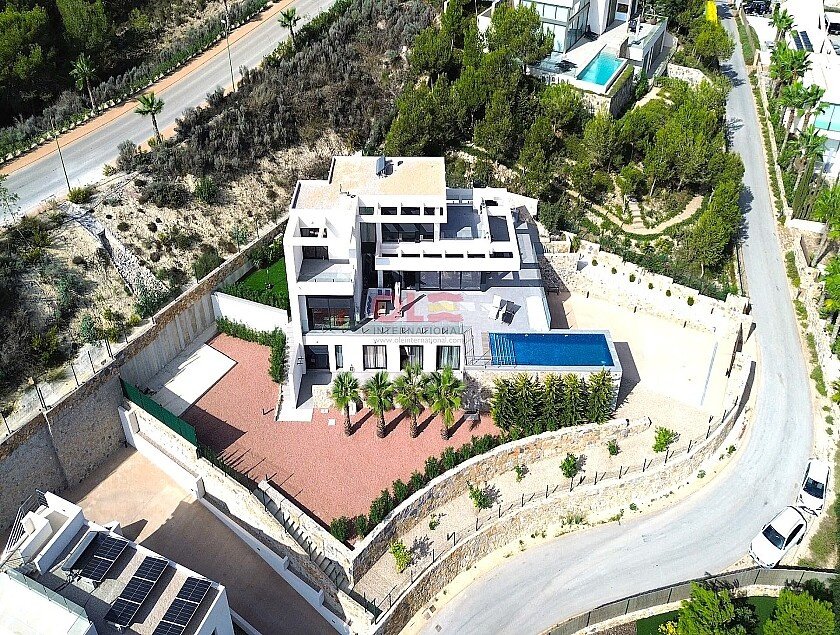 Villa in San Miguel de Salinas, Alicante, Spain 6 bedrooms, 363 sq.m. No. 111192