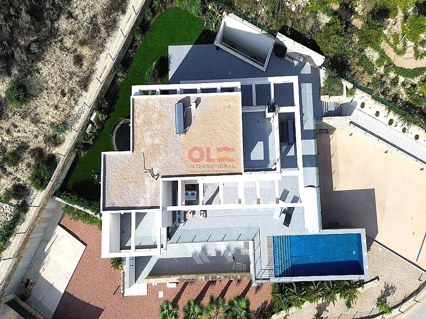 Villa in San Miguel de Salinas, Alicante, Spain 6 bedrooms, 363 sq.m. No. 111192