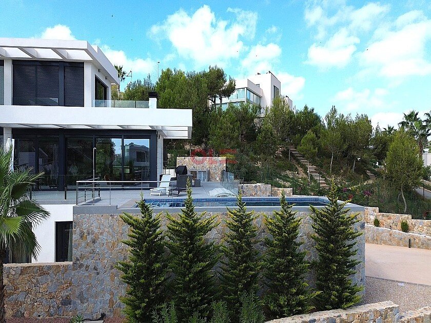 Villa in San Miguel de Salinas, Alicante, Spain 6 bedrooms, 363 sq.m. No. 111192