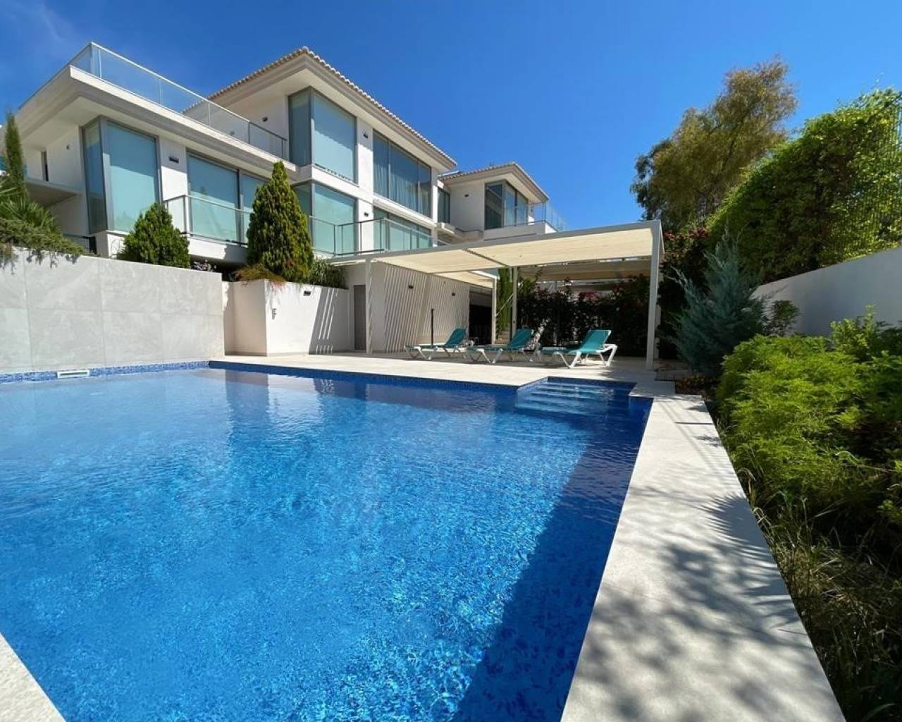 Villa i Calpe, Alicante, Spanien 5 sovrum, 362 kvm. Nr. 88947