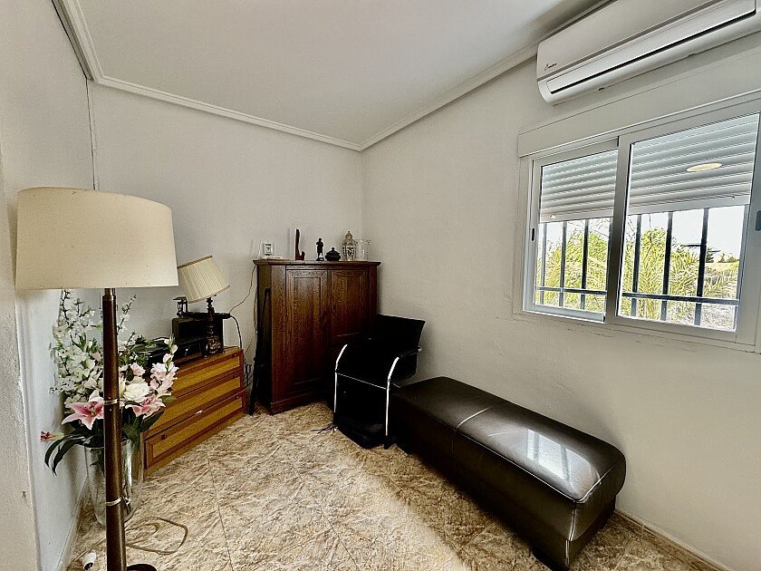 Villa in Alicante, Spanien 6 Schlafzimmer, 270 m2 Nr. 103341