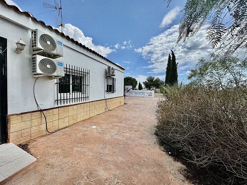 Villa in Alicante, Spanien 6 Schlafzimmer, 270 m2 Nr. 103341