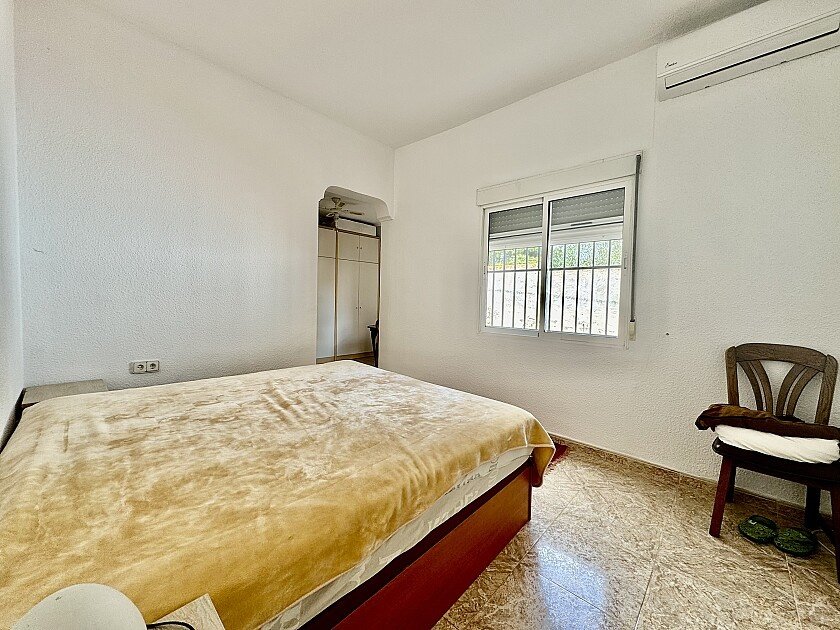 Villa in Alicante, Spanien 6 Schlafzimmer, 270 m2 Nr. 103341