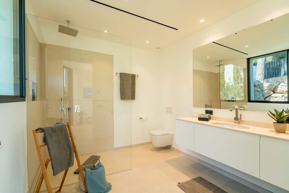 Villa en El Camp De Mar, Mallorca, España 4 dormitorios, 450 m2 No. 109937