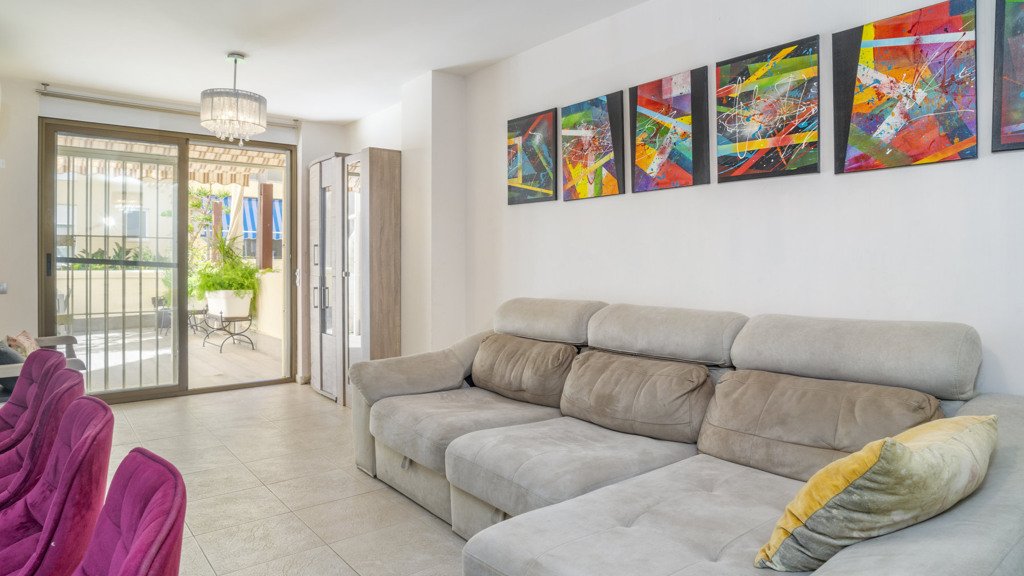 Apartamento en Estepona, Málaga, España 2 dormitorios, 60.62 m2 No. 117299