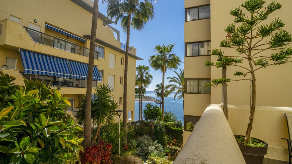 Apartamento en Estepona, Málaga, España 2 dormitorios, 60.62 m2 No. 117299