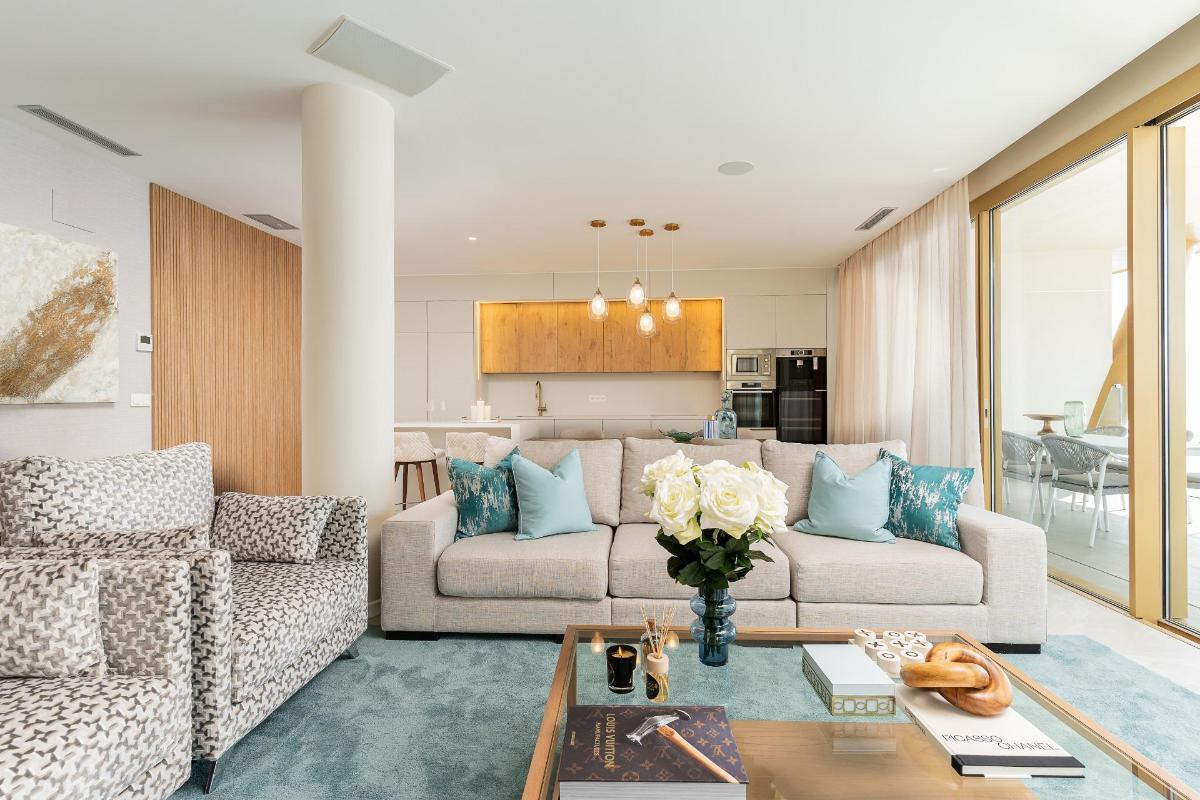 Appartamento a Benidorm, Alicante, Spagna 8 camere da letto, 565 mq. N° 100651