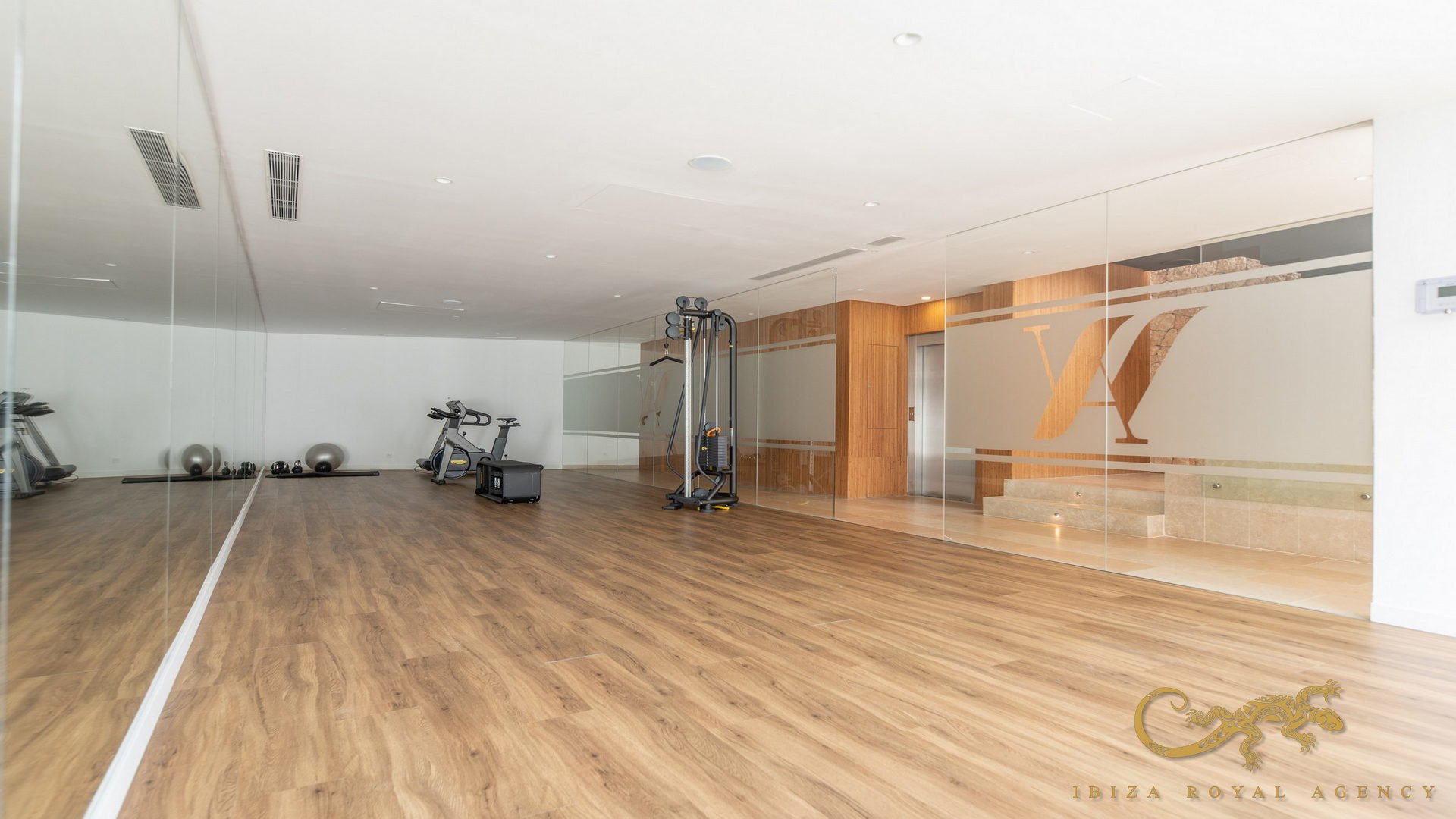 Huoneisto Cap Martinet, Ibiza, Espanja 4 makuuhuonetta, 275 m2 No. 129992