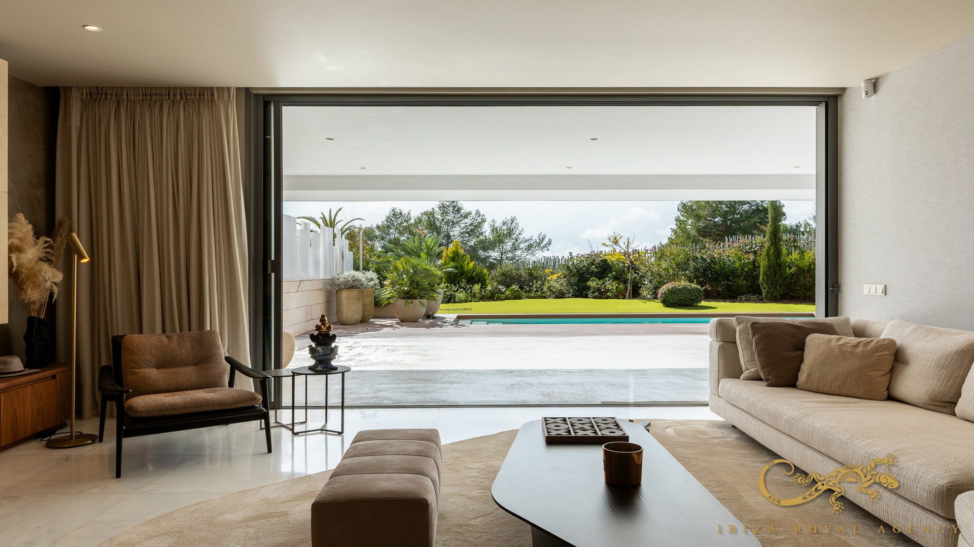 Huoneisto Cap Martinet, Ibiza, Espanja 4 makuuhuonetta, 275 m2 No. 129992