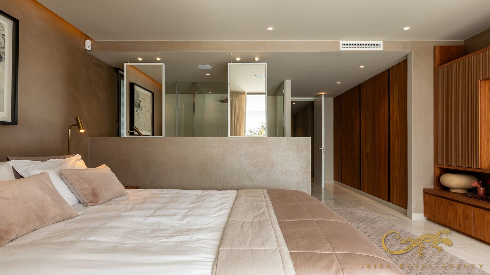 Huoneisto Cap Martinet, Ibiza, Espanja 4 makuuhuonetta, 275 m2 No. 129992