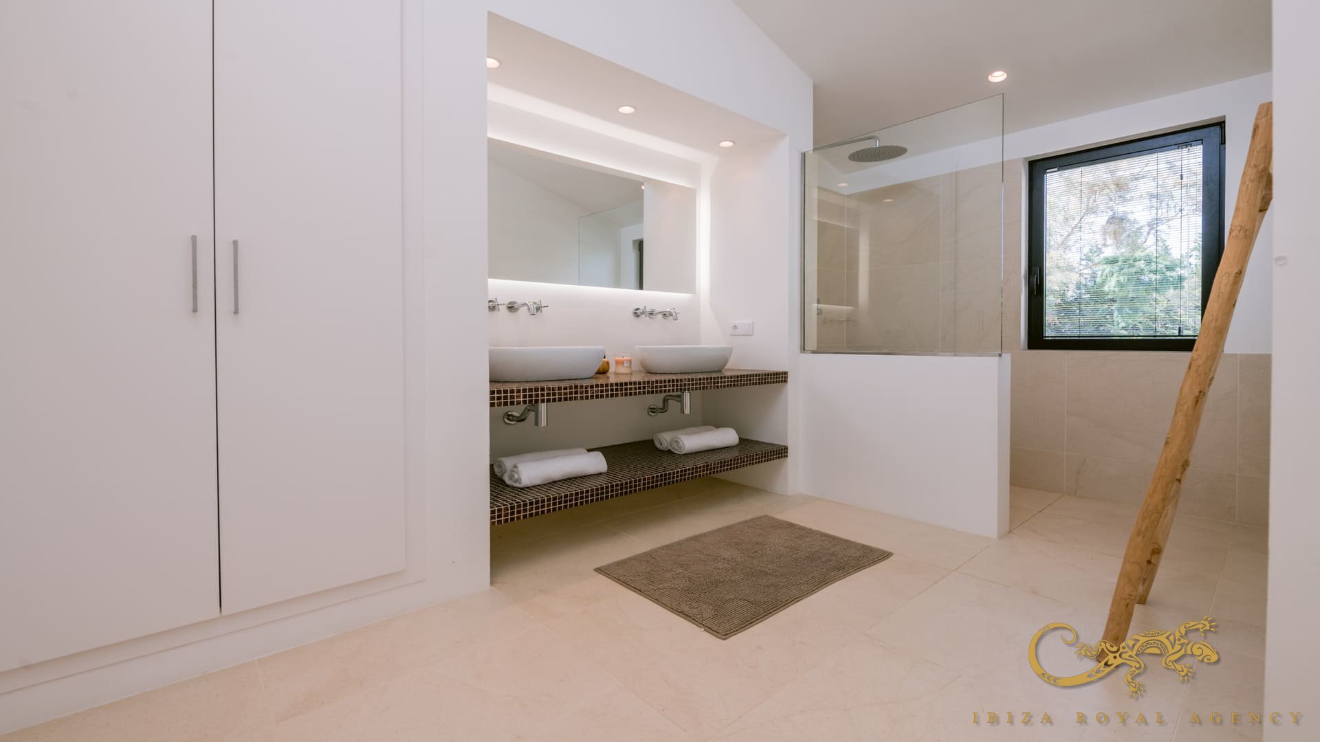 Villa en Jesus, Ibiza, España 5 dormitorios, 450 m2 No. 130012