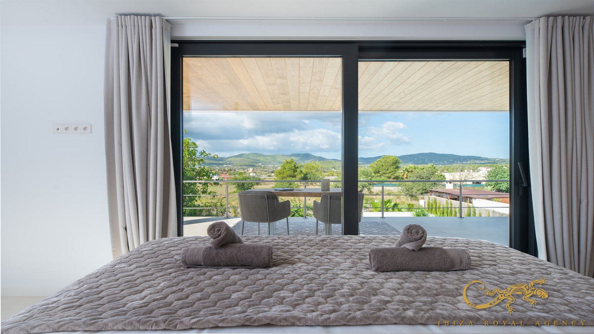 Villa à Jesus, Ibiza, Espagne 5 chambres, 370 m2 No. 130017