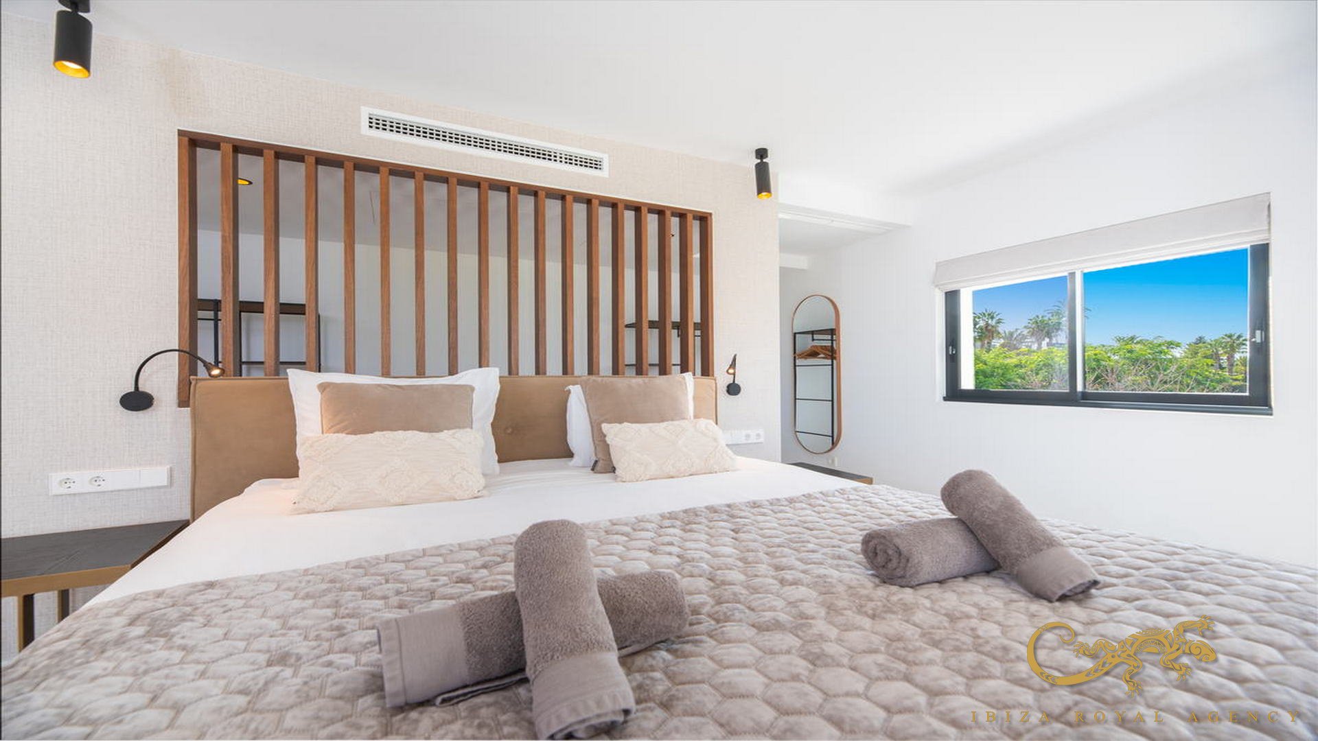 Villa à Jesus, Ibiza, Espagne 5 chambres, 370 m2 No. 130017