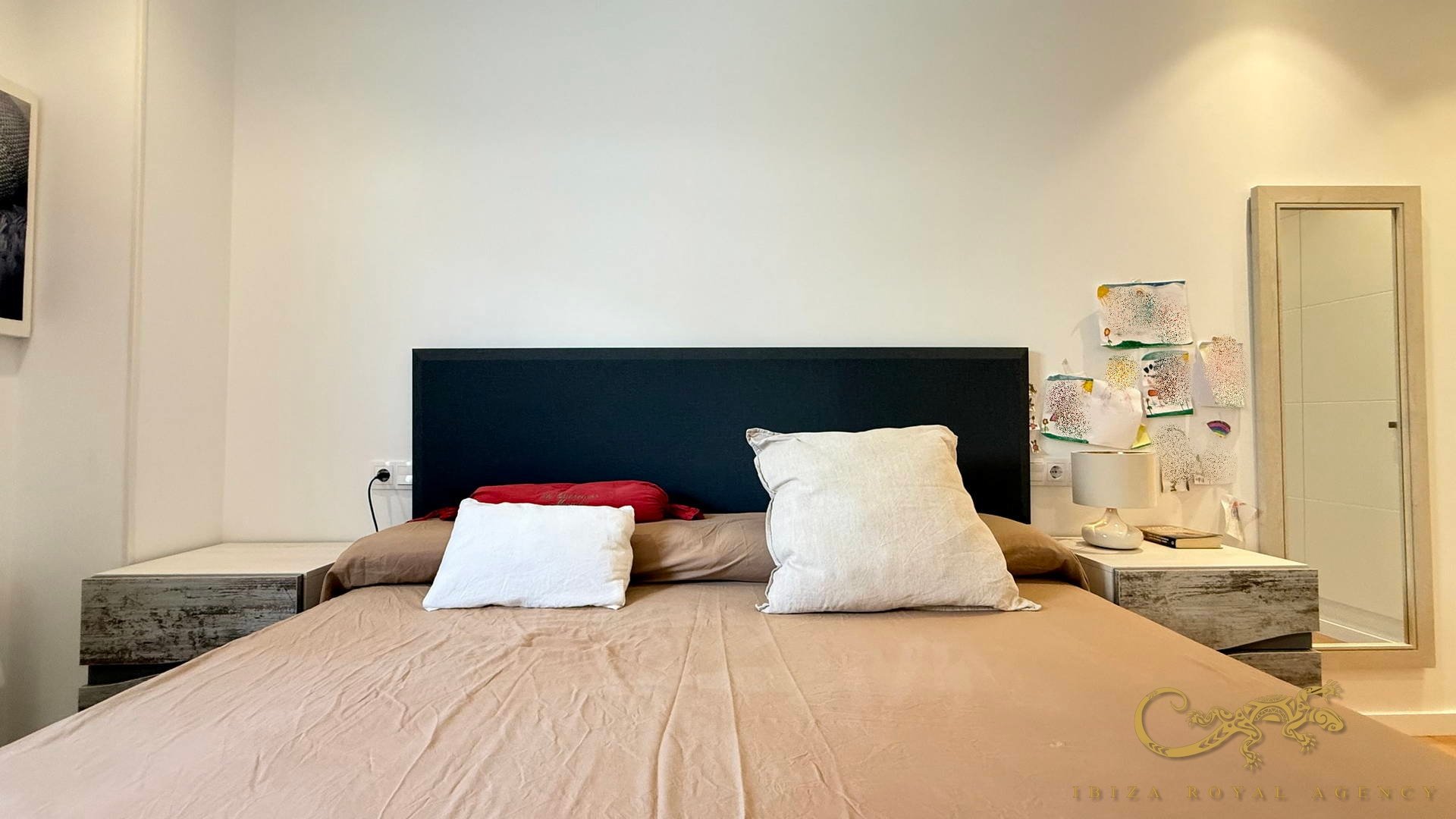 Huoneisto Ibiza town, Ibiza, Espanja 2 makuuhuonetta, 84 m2 No. 129997