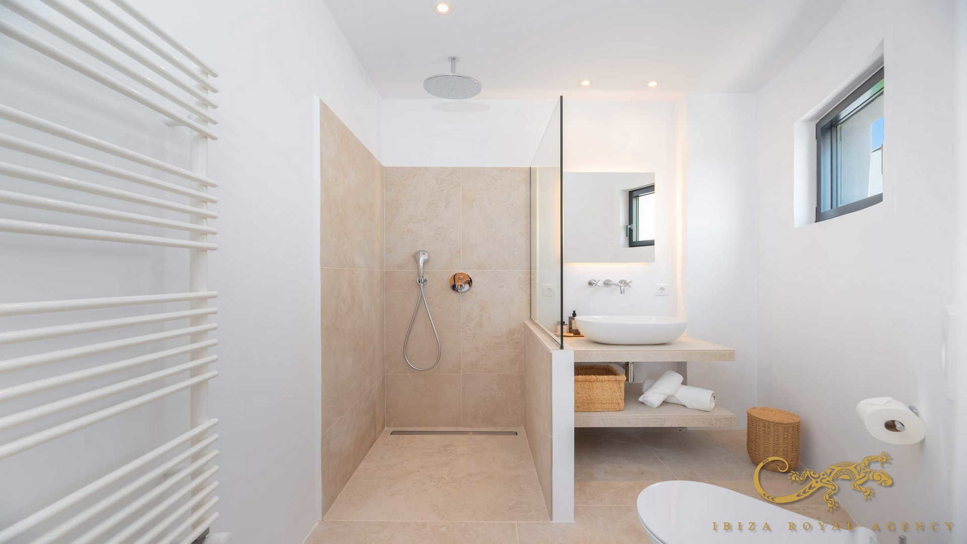 Villa i Cap Martinet, Ibiza, Spanien 5 sovrum, 415 kvm. Nr. 130030