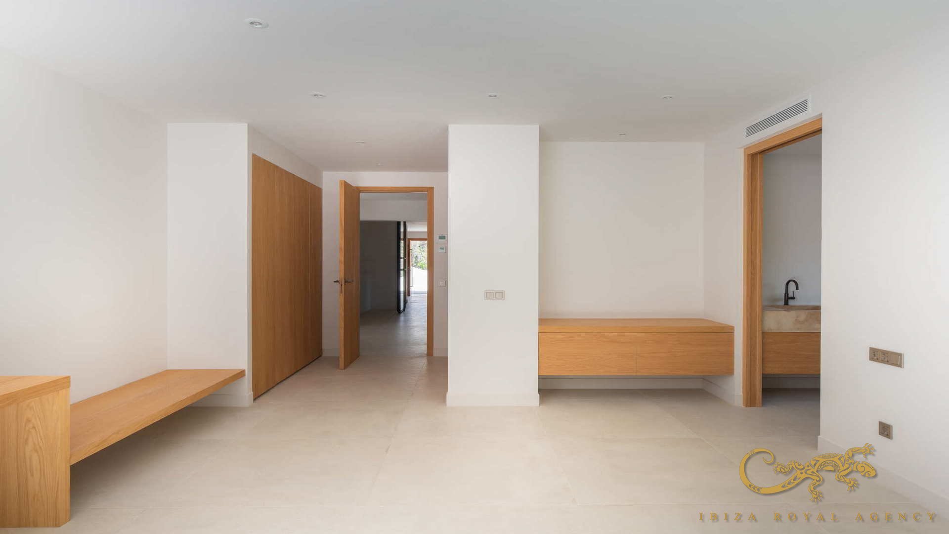 Villa in Roca Llisa, Ibiza, Spain 4 bedrooms, 498 sq.m. No. 130027