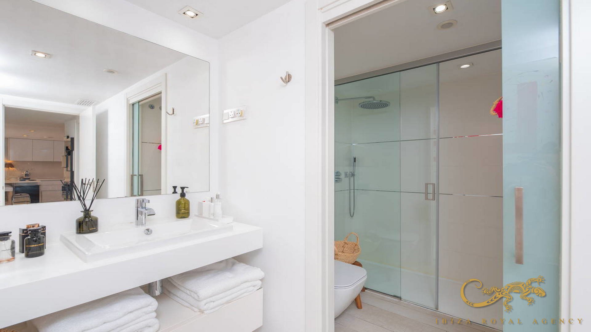 Huoneisto Ibiza town, Ibiza, Espanja 2 makuuhuonetta, 82 m2 No. 129994