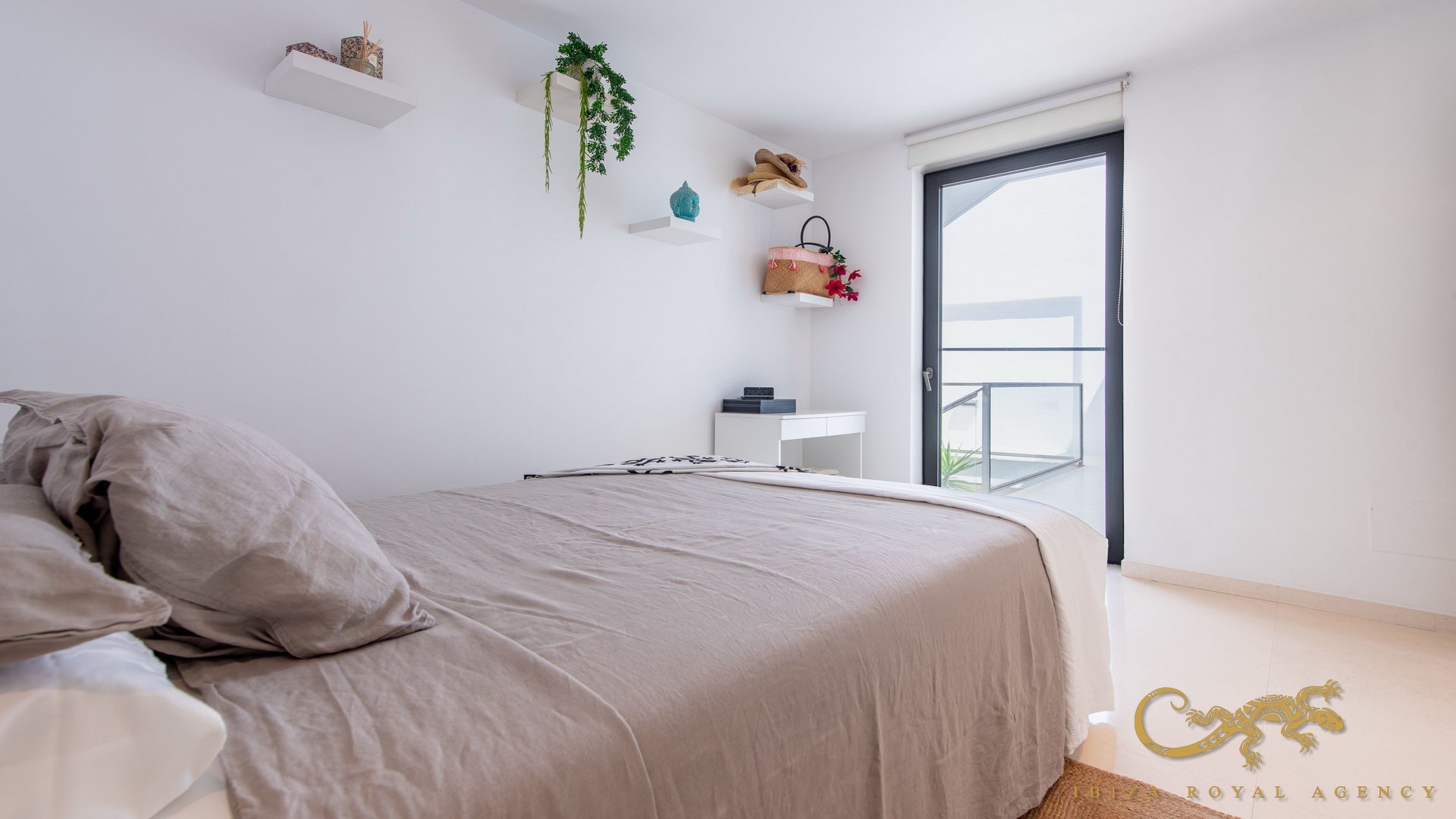 Talo Cala Carbo, Ibiza, Espanja 3 makuuhuonetta, 186 m2 No. 130023