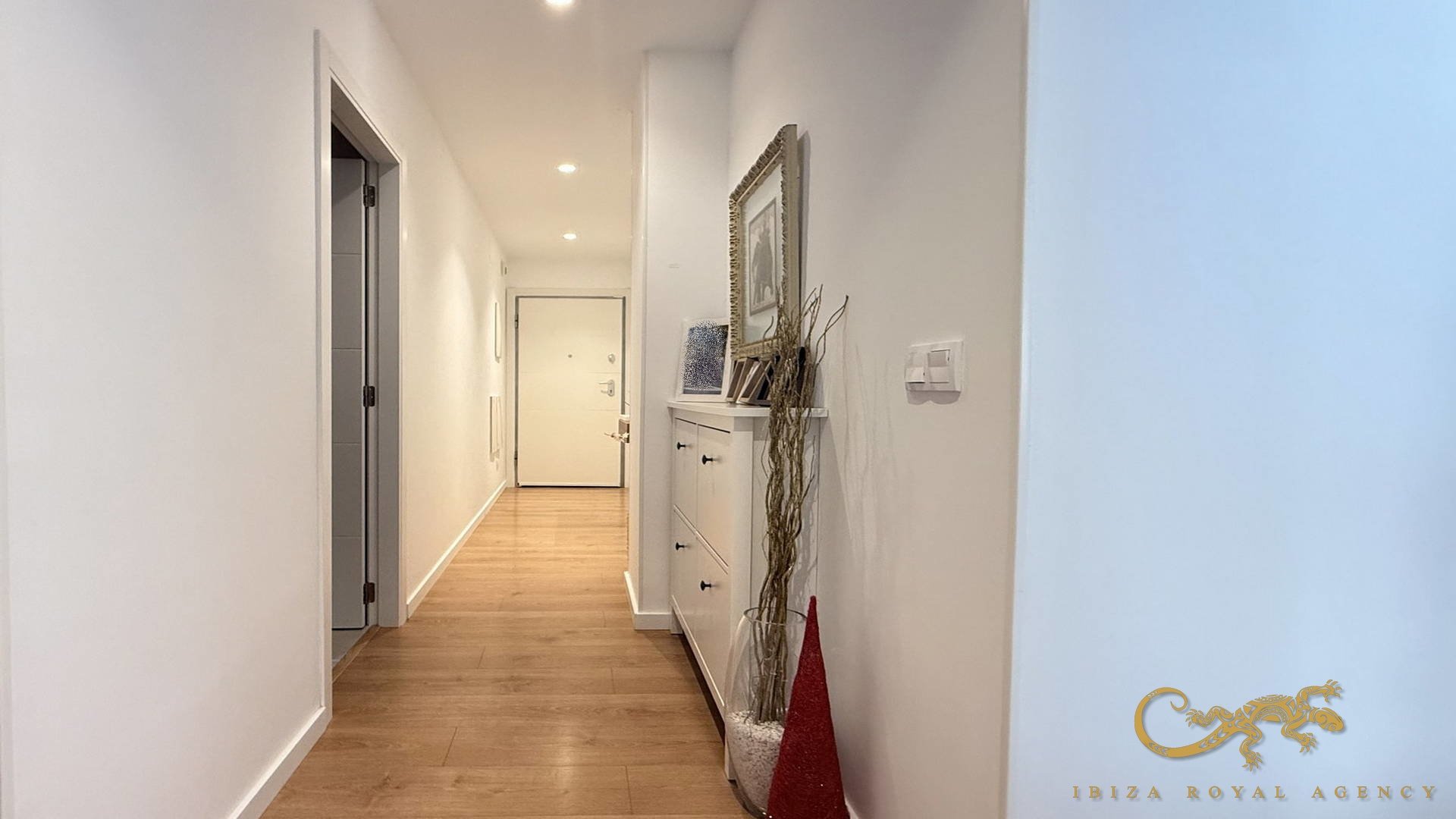 Huoneisto Ibiza town, Ibiza, Espanja 2 makuuhuonetta, 84 m2 No. 129997