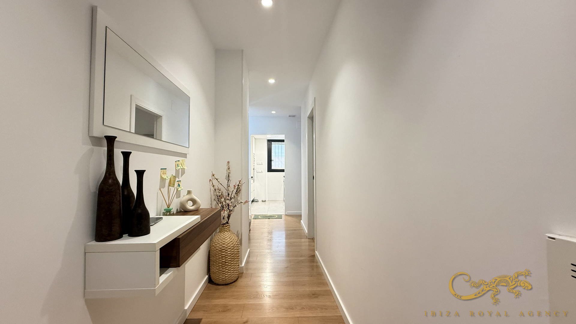 Huoneisto Ibiza town, Ibiza, Espanja 2 makuuhuonetta, 84 m2 No. 129997