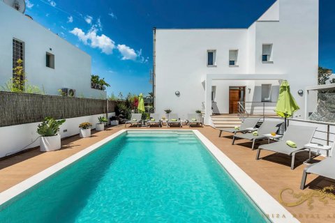 Villa in Jesus, Ibiza, Spain 5 bedrooms, 400 sq.m. No. 130024