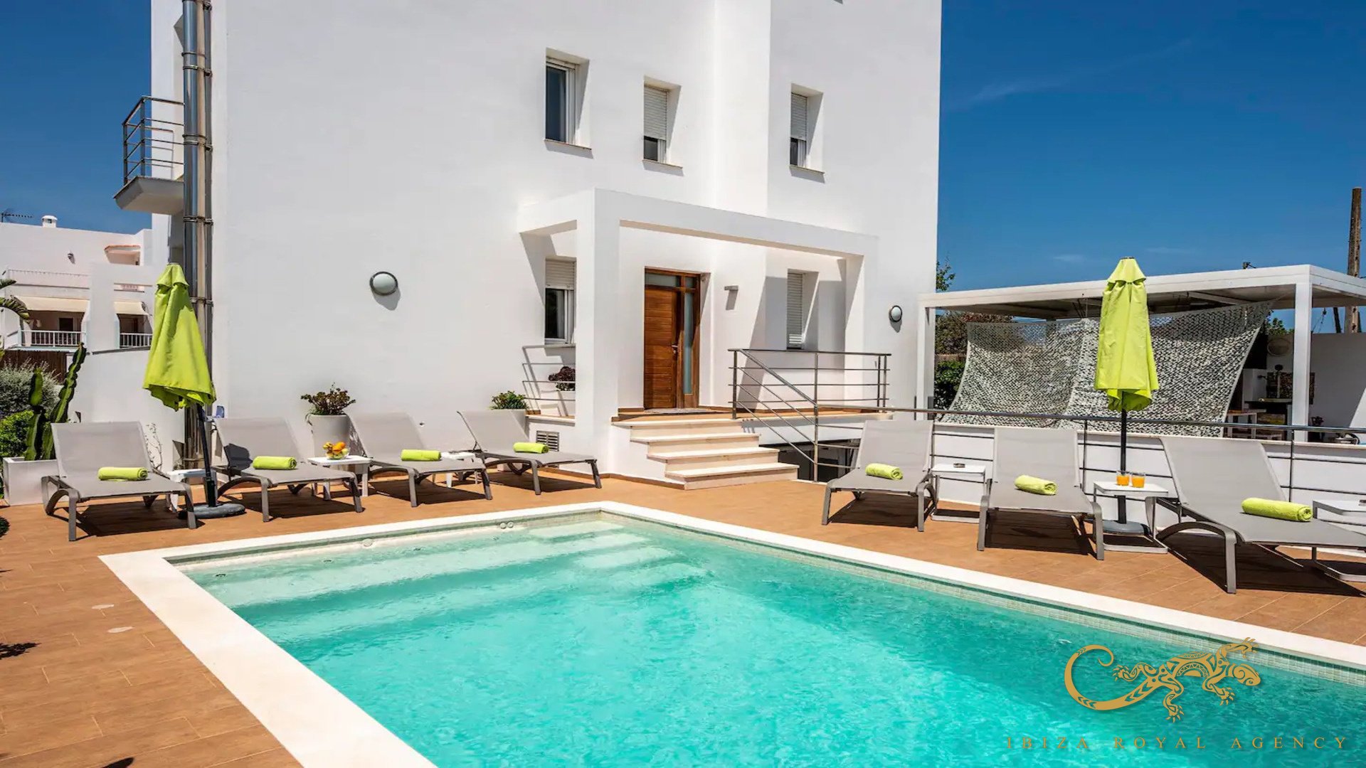 Villa in Jesus, Ibiza, Spain 5 bedrooms, 400 sq.m. No. 130024