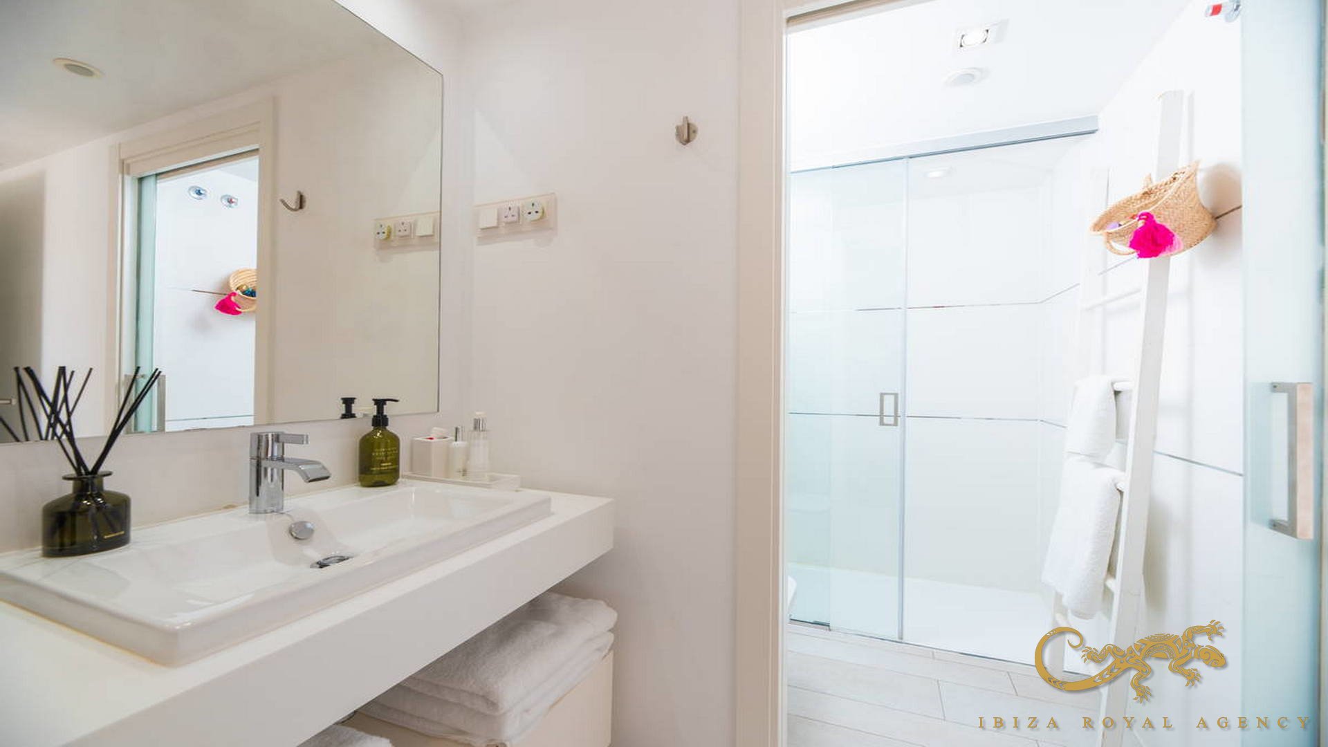 Huoneisto Ibiza town, Ibiza, Espanja 2 makuuhuonetta, 82 m2 No. 129994