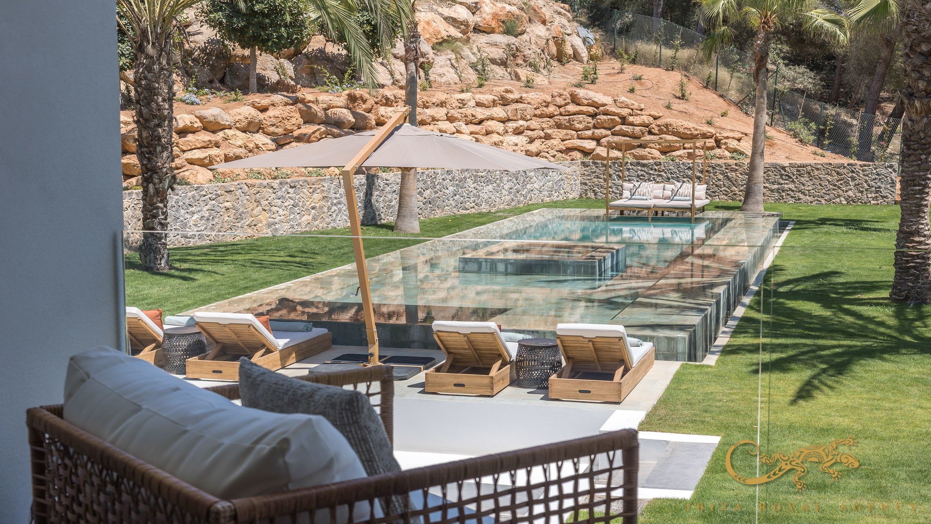 Villa in Can Furnet, Ibiza, Spanien 5 Schlafzimmer, 426 m2 Nr. 130018