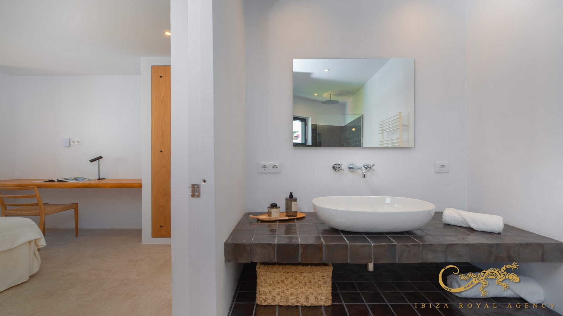 Villa i Cap Martinet, Ibiza, Spanien 5 sovrum, 415 kvm. Nr. 130030
