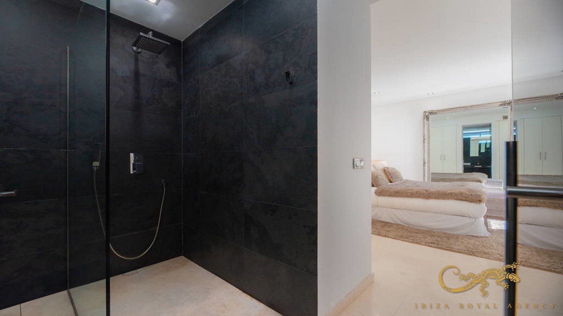 Таунхаус в Кала Карбо, Ивиса, Испания 5 спален, 330м2 №130029