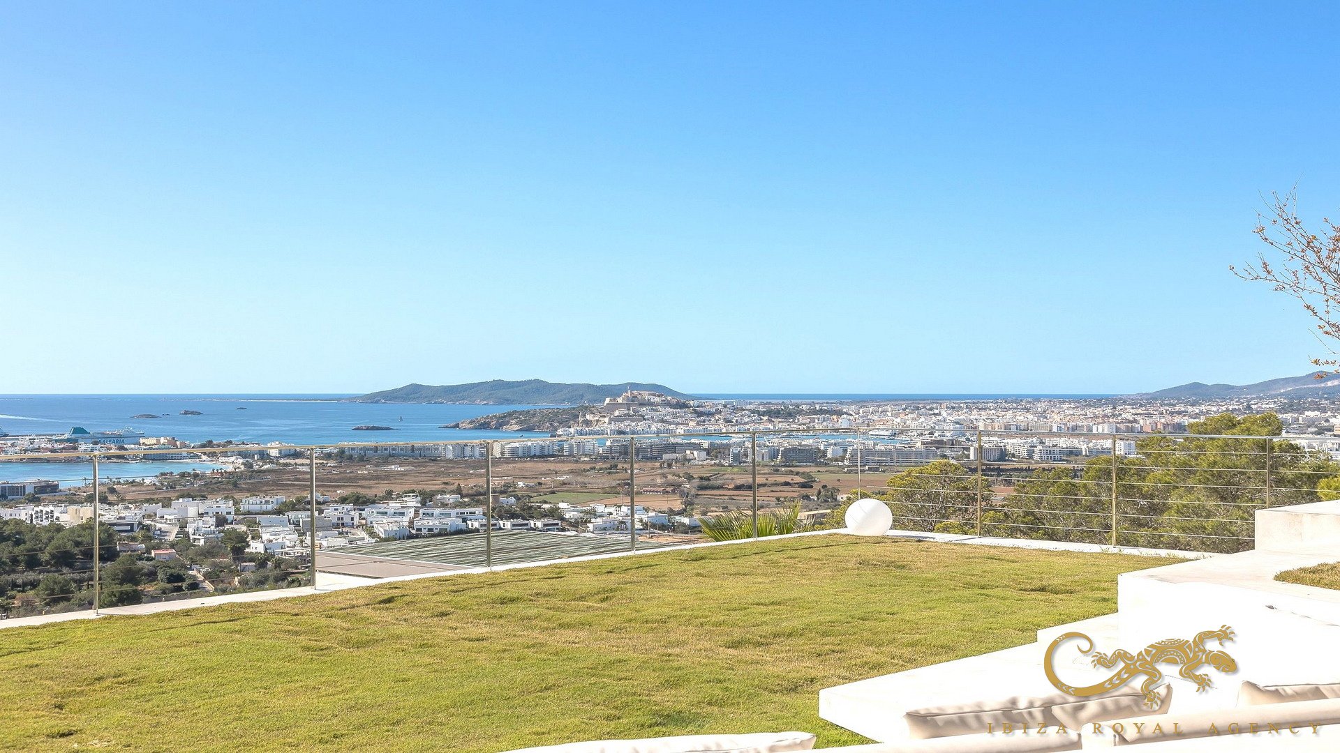 Immobilie in Jesus, Ibiza, Spanien 6 Schlafzimmer, 461 m2 Nr. 130028
