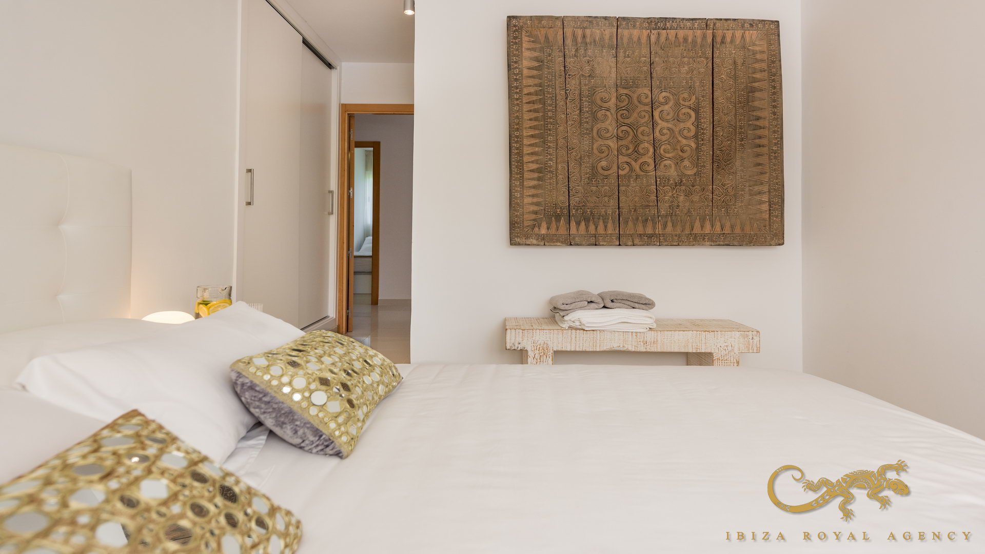 Villa in Cala Vadella, Ibiza, Spain 6 bedrooms, 461 sq.m. No. 130013