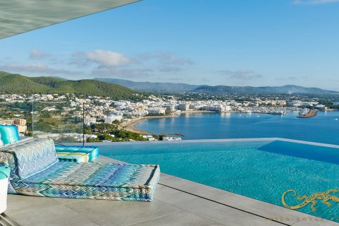 Villa in Santa Eulalia Del Rio, Ibiza, Spain 5 bedrooms, 1039 sq.m. No. 130022