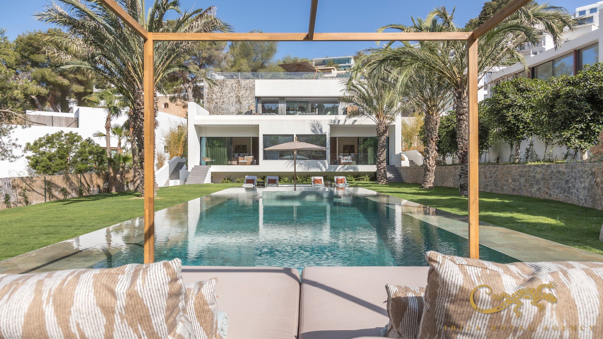 Villa in Can Furnet, Ibiza, Spanien 5 Schlafzimmer, 426 m2 Nr. 130018