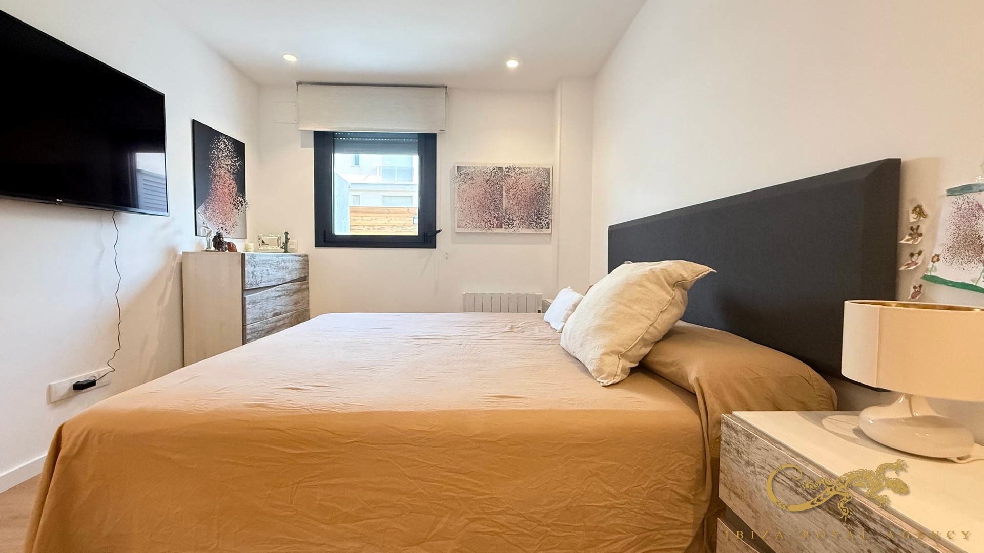 Huoneisto Ibiza town, Ibiza, Espanja 2 makuuhuonetta, 84 m2 No. 129997