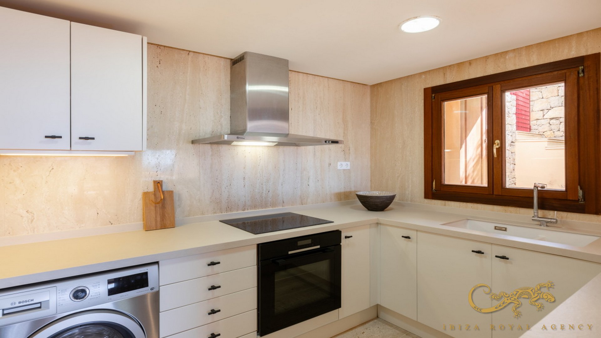 Lägenhet i Cala Carbo, Ibiza, Spanien 2 sovrum, 93 kvm. Nr. 129991