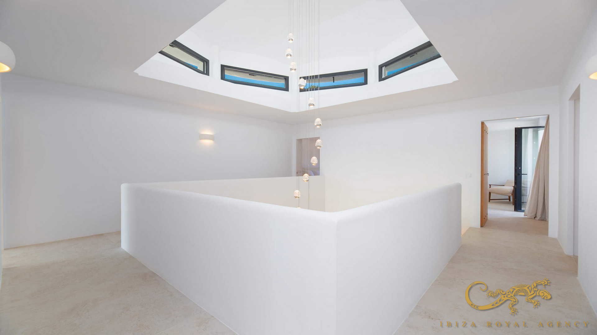 Villa i Cap Martinet, Ibiza, Spanien 5 sovrum, 415 kvm. Nr. 130030