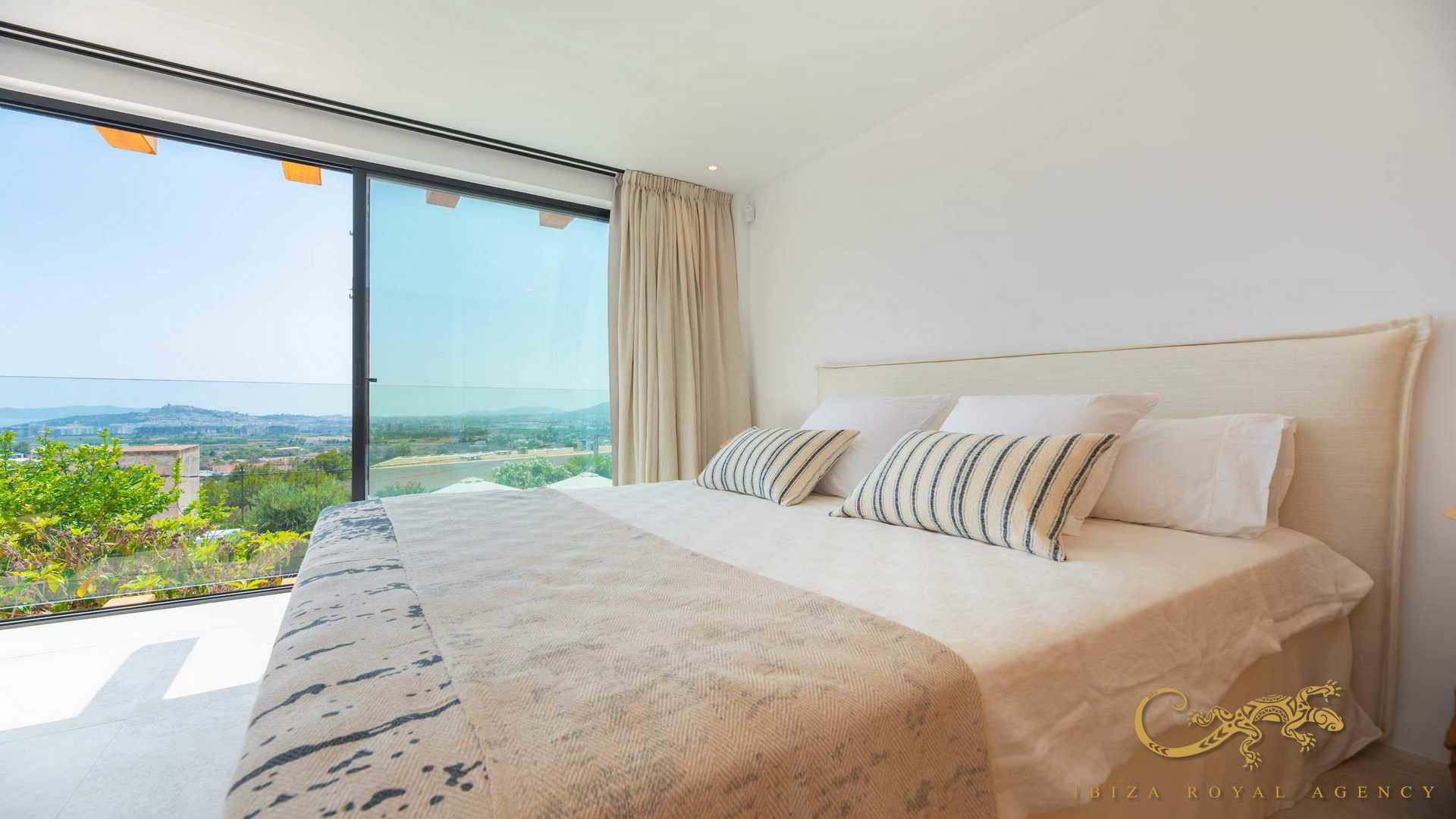 Villa i Cap Martinet, Ibiza, Spanien 5 sovrum, 415 kvm. Nr. 130030