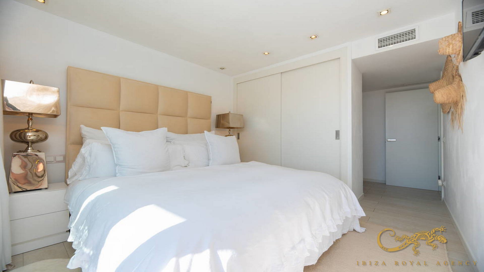 Huoneisto Ibiza town, Ibiza, Espanja 2 makuuhuonetta, 82 m2 No. 129994