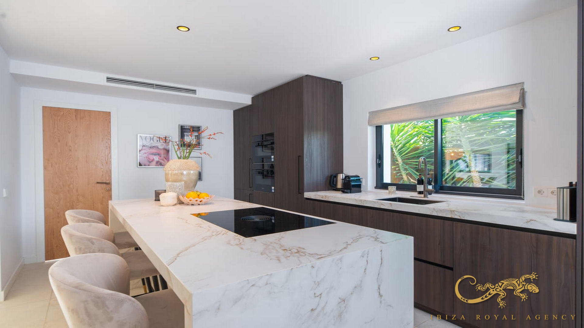 Villa à Jesus, Ibiza, Espagne 5 chambres, 370 m2 No. 130017